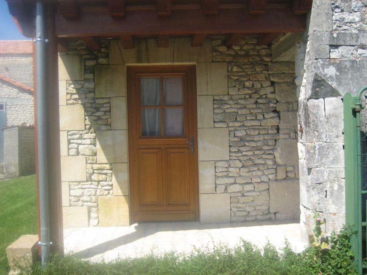 Chambre D'Hote Au Col De Cygne Blanzac-les-Matha ภายนอก รูปภาพ